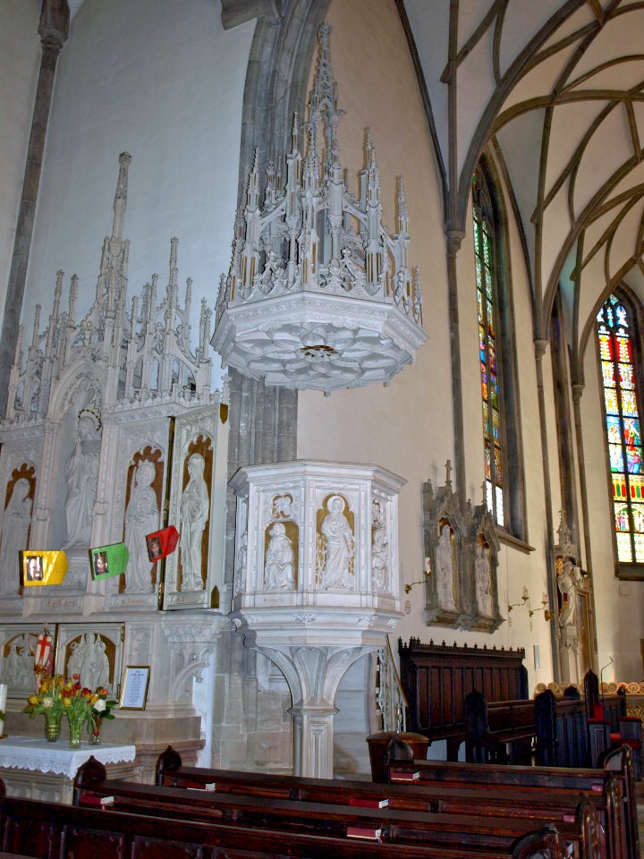 2013.04.15_-_St._Valentin_-_Kath._Pfarrkirche_hl._Valentin_-_04