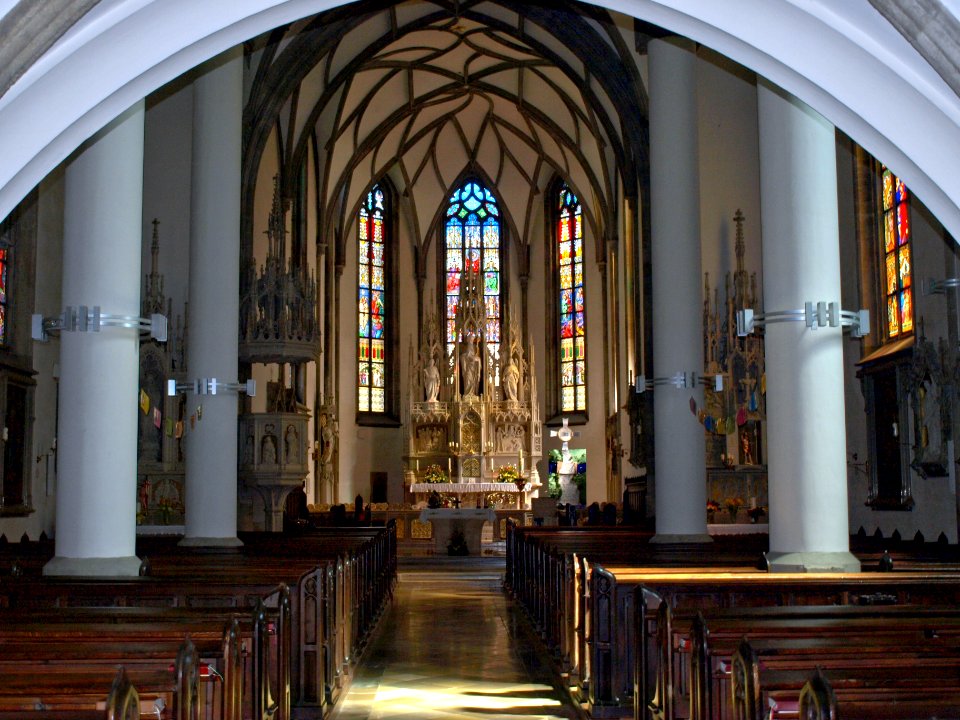 2013.04.15_-_St._Valentin_-_Kath._Pfarrkirche_hl._Valentin_-_15