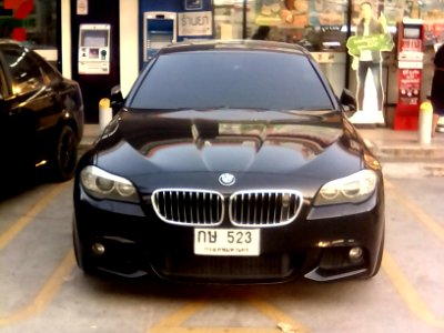 2013-2014_BMW_523i_(F10)_Sedans_(08-11-2019)_02