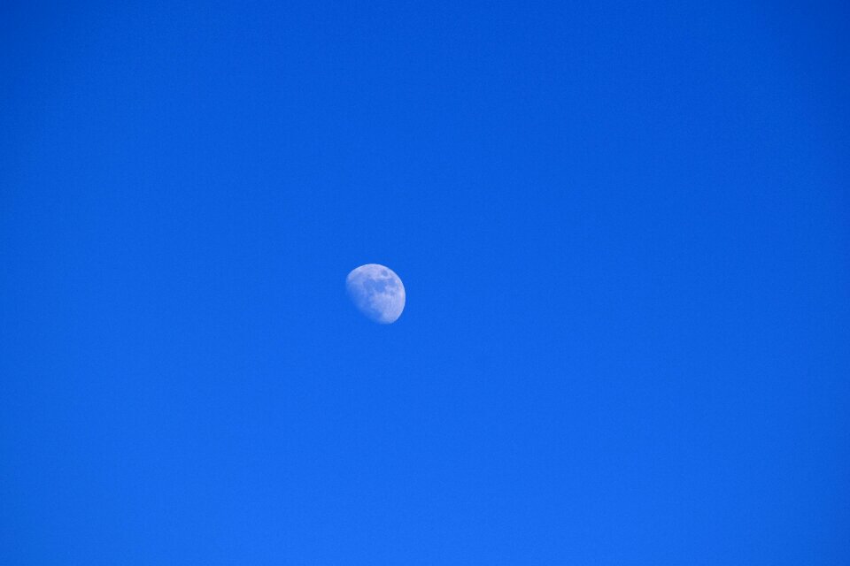 First quarter day sky