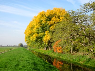 20121022Kraichbach_hinter_den_Bergen1