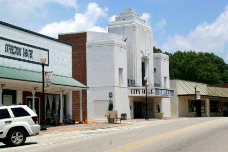 2013.06.29.125642_City_Hall_Main_St._Hogansville_Georgia