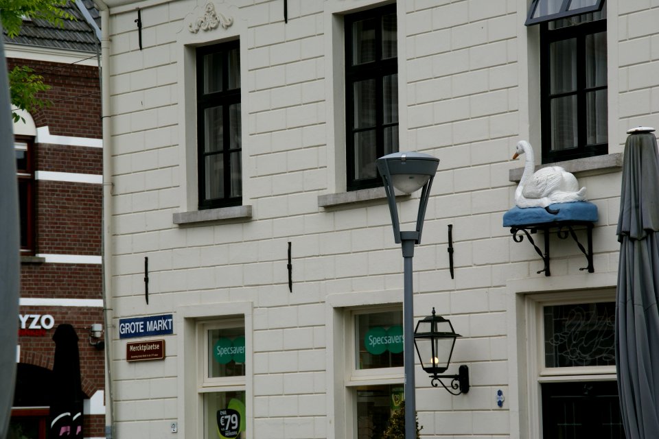2013.05.30.135733_Hotel_Brasserie_de_Zwan_Grote_Markt_Venray_NL