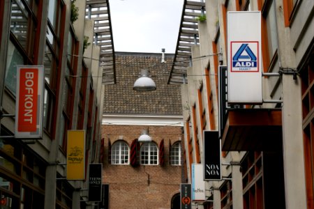 2013.05.30.161745_Arsenal_Moenenstraat_Nijmegen_NL