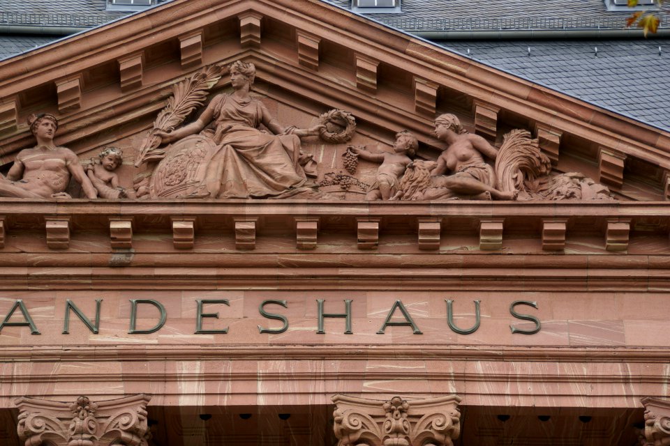 2013.09.08.143733_Sturz_Landeshaus_Wiesbaden