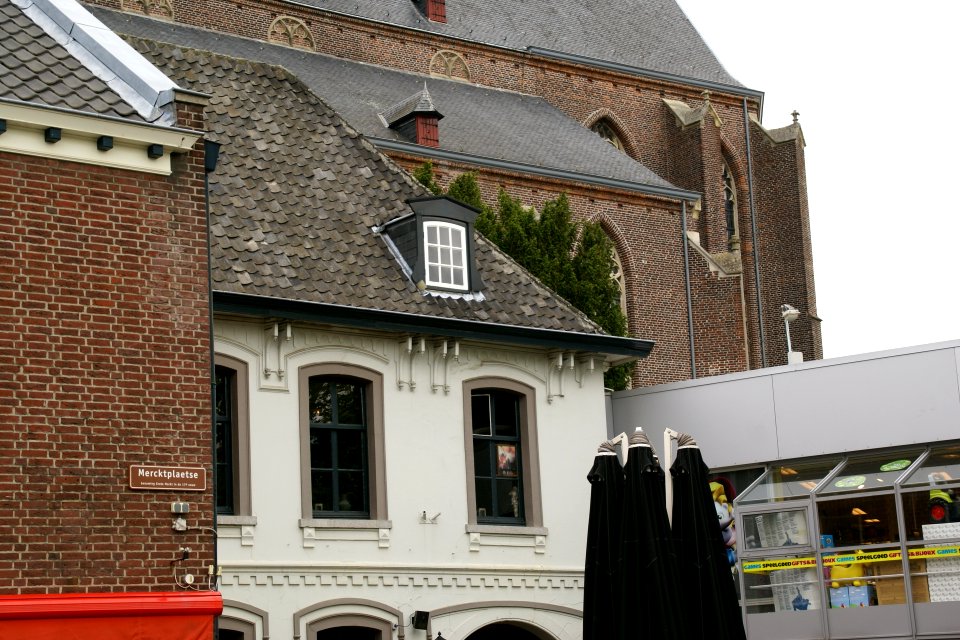 2013.05.30.135758_Facades_Church_Grote_Markt_Venray_NL