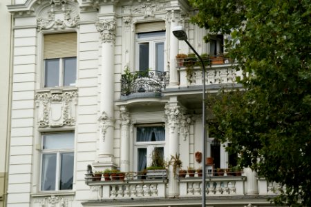 2013.09.08.144257_House_facade_Gutenbergplatz_Wiesbaden