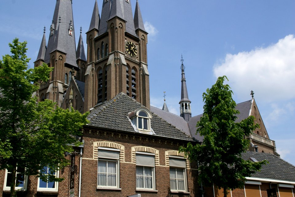 2013.05.31.122329_Sint_Martinuskerk_Maasstraat_Cuijk