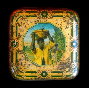 100gr_cacao_blikje_(b-qualiteit)_met_afbeeldingen_van_cacao_plantage,_foto_1