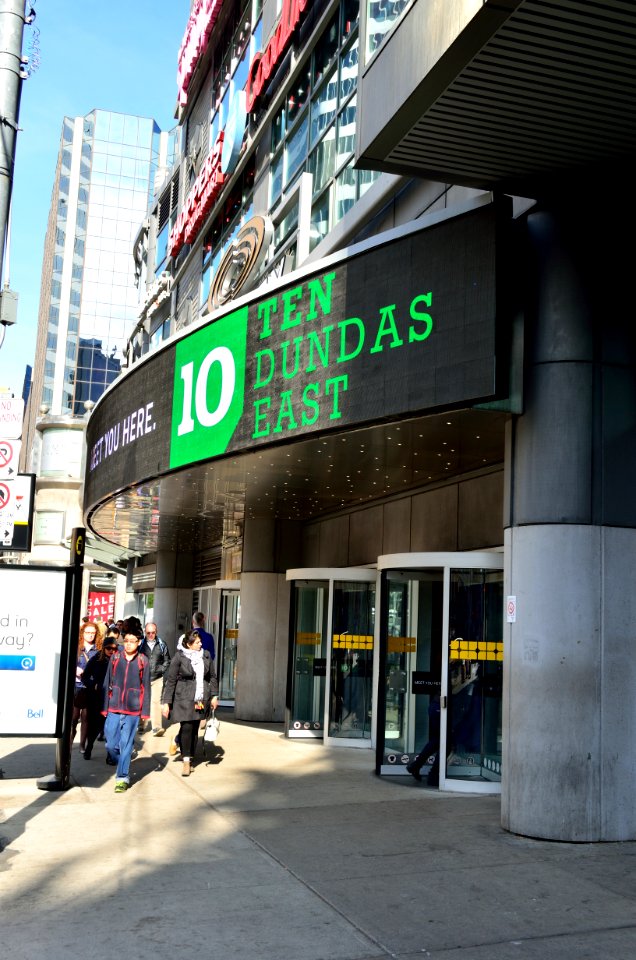 10_Dundas_East