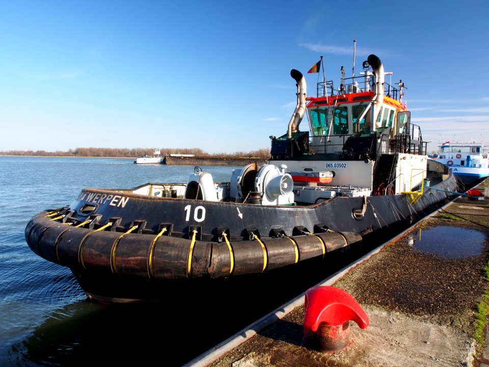 10_(tugboat,_1999)_Port_of_Antwerp_pic2