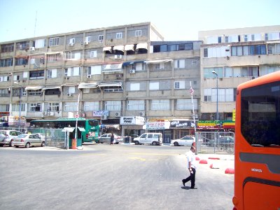 100_0426_Netanya_central_bus_station_2007 photo