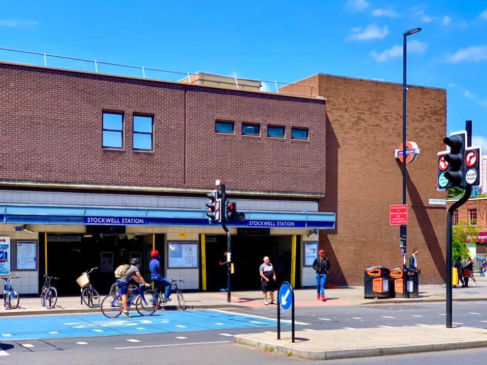 10_Stockwell_station_building_2020