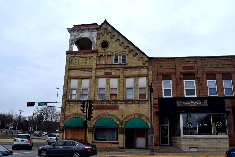 100_and_104_East_Main_Street,_Sun_Prairie,_WI