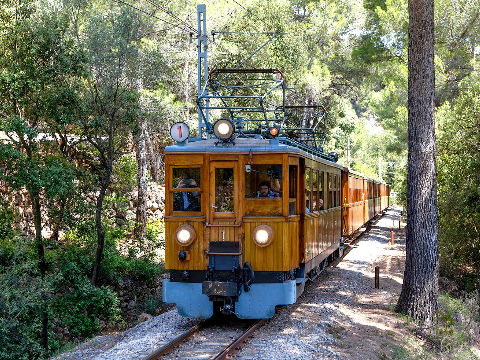 1,_Spain,_Balearic_Islands,_Majorca,_Mirador_del_Pujol_d'en_Banya_-_Bunyola_stretch_(Trainpix_165573)