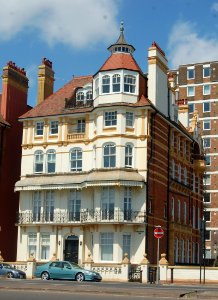 1_King's_Gardens,_Hove_(NHLE_Code_1187566)_(May_2020)_(3)