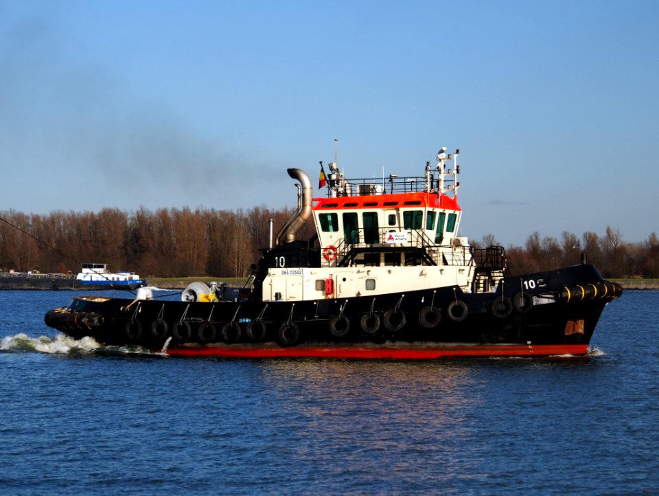 10_(tugboat,_1999)_Port_of_Antwerp_pic3