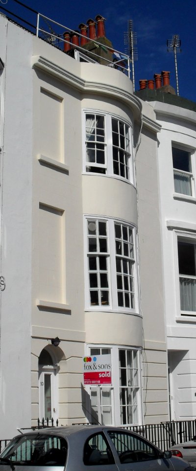 10_St_George's_Terrace,_Kemptown,_Brighton_(NHLE_Code_1380855)_(July_2010)
