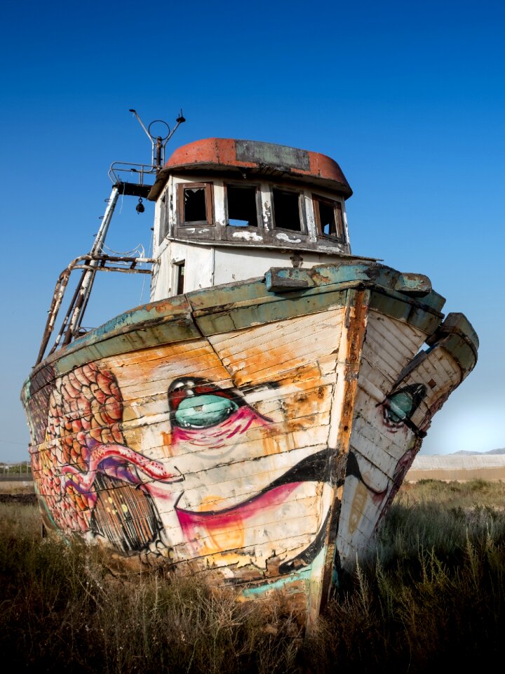 Abandoned graffiti painting