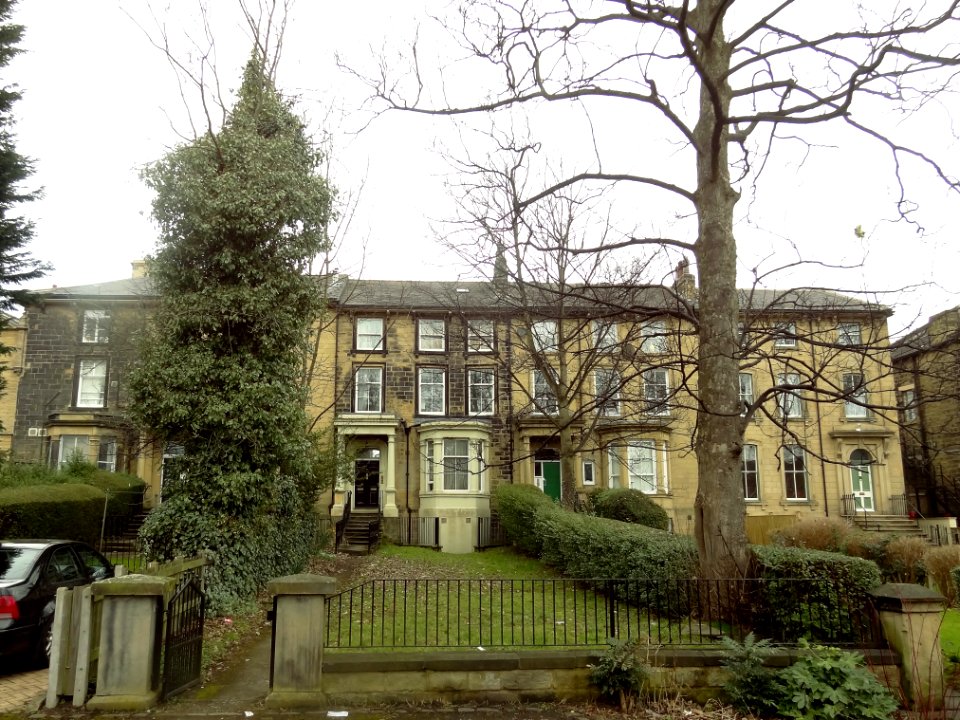 1-4_Newton_Grove_(Terrace)