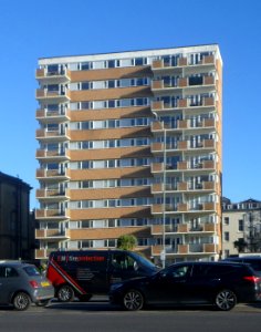 1_Grand_Avenue,_Hove_(January_2020)_(1)