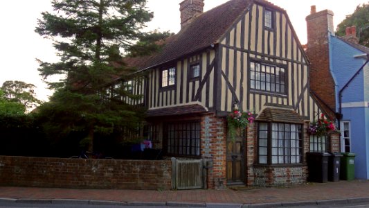 1_High_Street,_Old_Town,_Bexhill