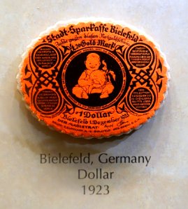 1_Dollar,_Bielefeld,_Germany,_1923_-_National_Museum_of_American_History_-_DSC00284