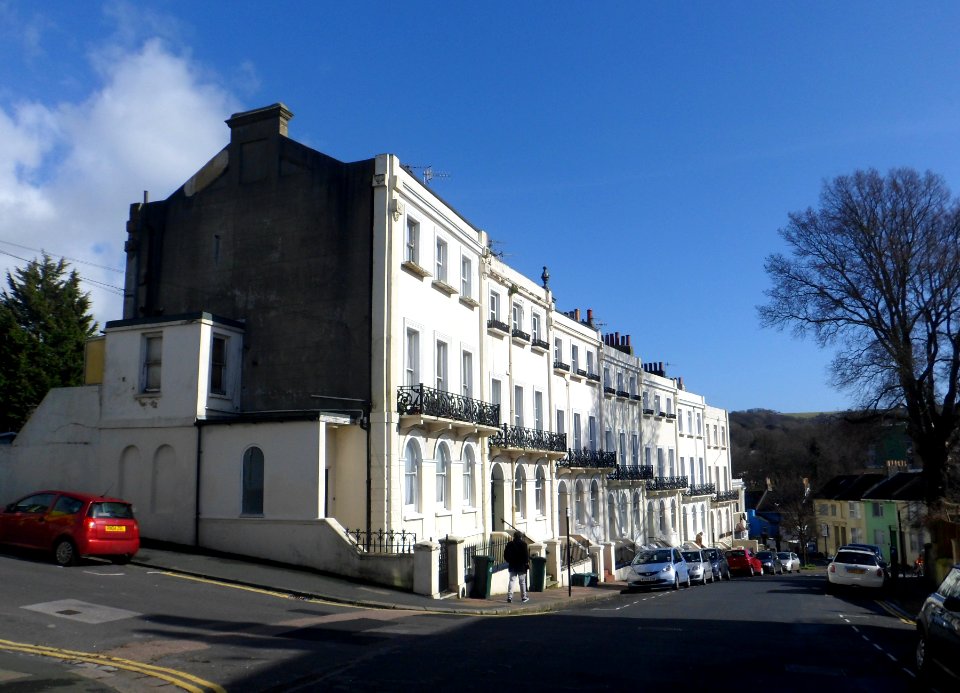 101–113_Roundhill_Crescent,_Brighton_(NHLE_Code_1380837)_(February_2014)_(1)