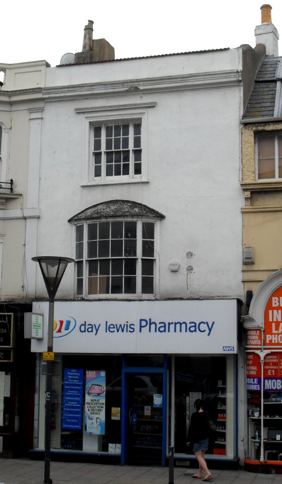 108_Western_Road,_Hove_(NHLE_Code_1381104)_(July_2010)