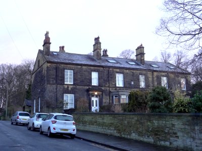 1-5_Grosvenor_Mount_(front),_Leeds