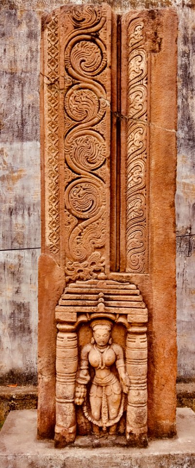 10th_century_Door_jamb,_Peddampet_Hindu_temple_ruins,_Telangana_2