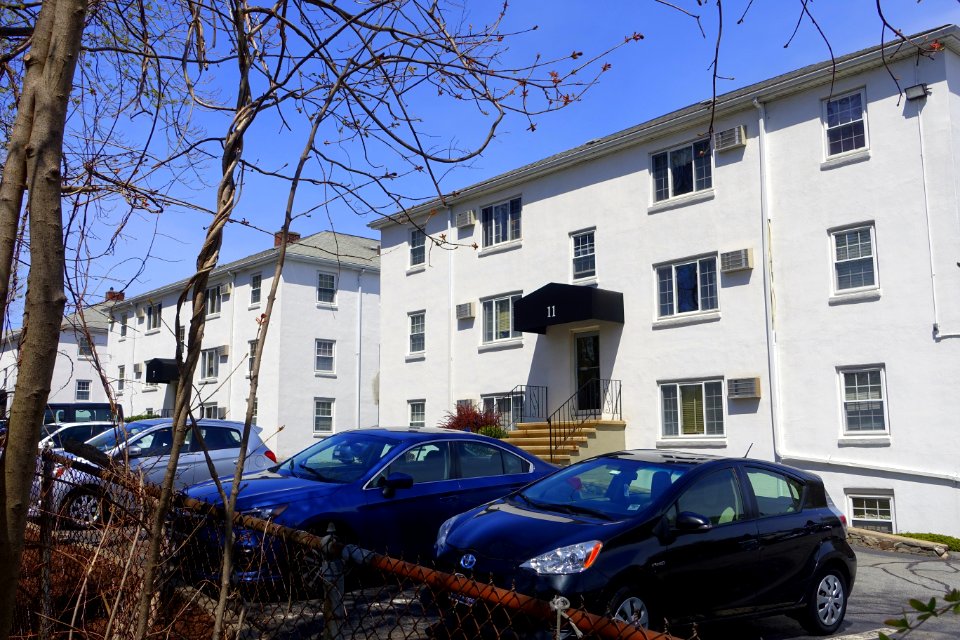 11_Brattle_Drive_-_Arlington,_MA_-_DSC00959