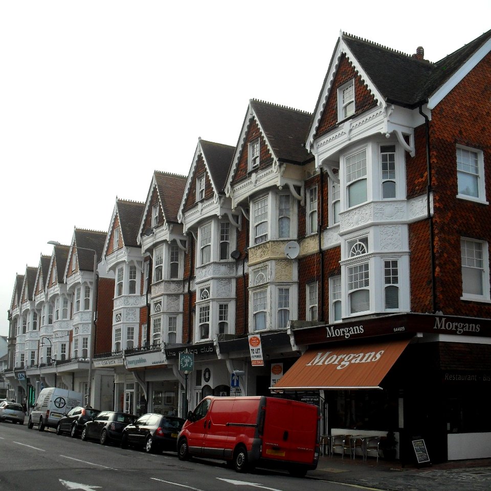 101–119_South_Street,_Eastbourne_(NHLE_Code_1353125)_(October_2010)