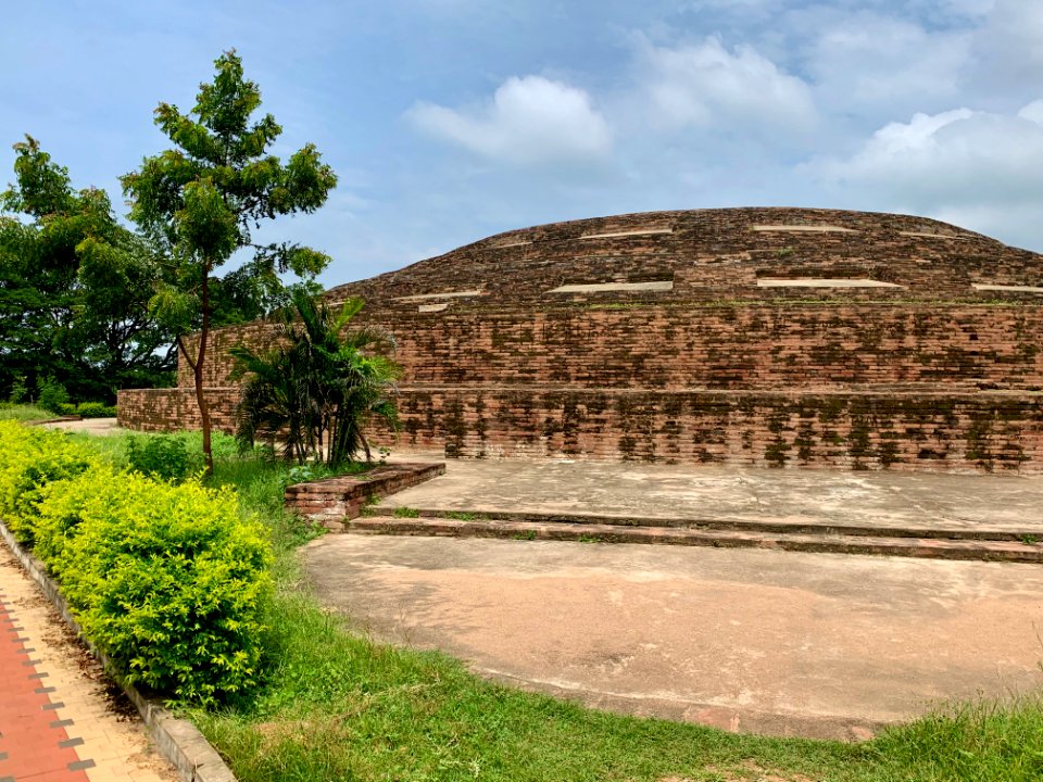 100_BCE_–_300_CE_Viratrajgadde,_Erradibba_Buddhist_Stupa_Khammam,_Telangana_India_-_4