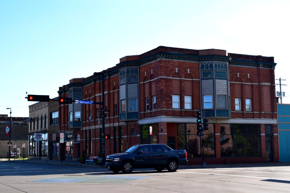 100-108_S._Broadway,_Broadway-Walnut_Historic_District,_Green_Bay,_WI