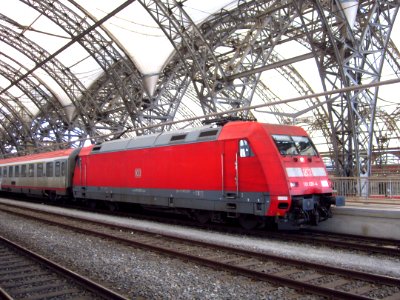 101_035-4_im_Dresdner_Hauptbahnhof