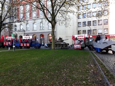 100_years_October_Revolution_demo_in_Hamburg_3