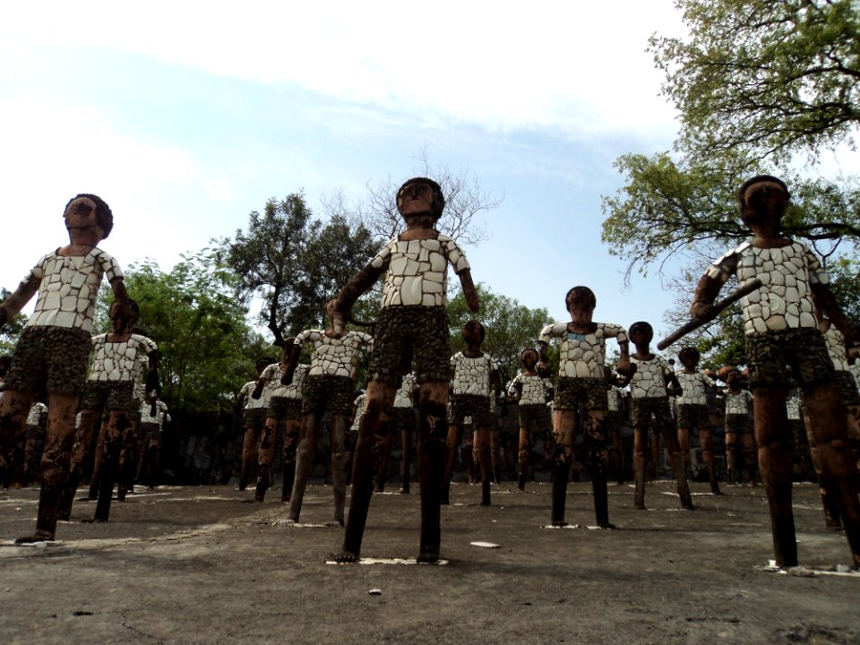 04_Statues_at_Rock_Garden,_Chandigarh