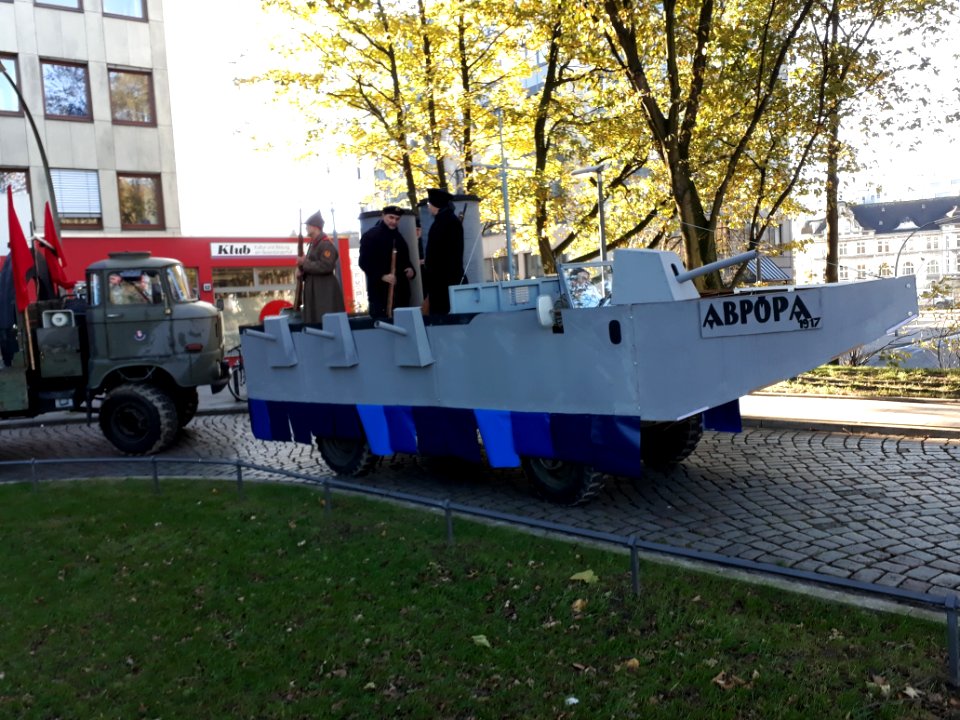 100_years_October_Revolution_demo_in_Hamburg_5