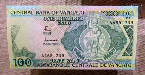 100_Vatu,_Vanuatu_-_Spurlock_Museum,_UIUC_-_DSC06094