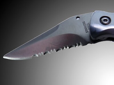 Knife blade razor sharp sharp