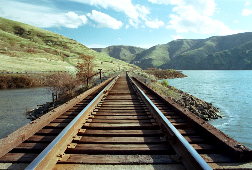 04-09-18-railroad