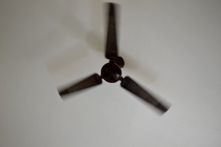 03_Rotating_Ceiling_fan_at_160th_of_a_second