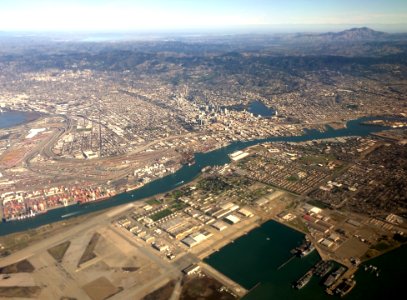 08-alameda_naval_air_station-west_oakland-downtown_oakland