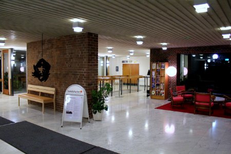 036_Årsta_kyrka,_foajen