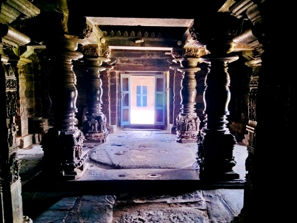 11th_century_Kasivisvesvara_temple,_Lakkundi,_Karnataka_India_-_81