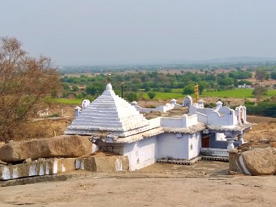 11th_century_Lakshmi_Narasimha_Swamy_temple,_Bejjanki_Telangana_-_01