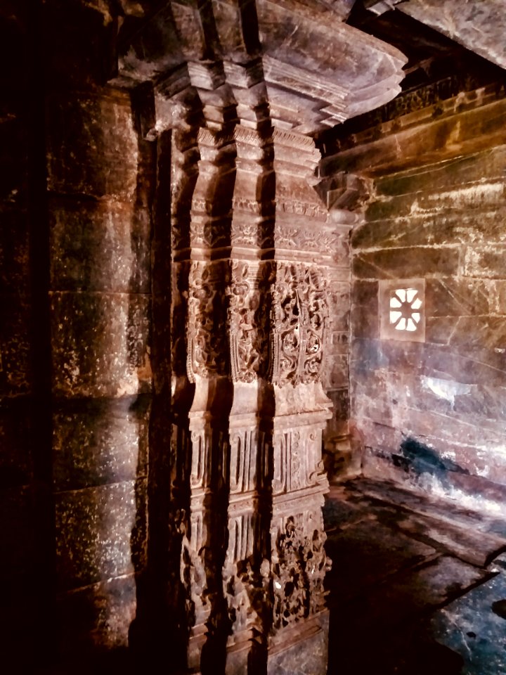 11th_century_Kasivisvesvara_temple,_Lakkundi,_Karnataka_India_-_65