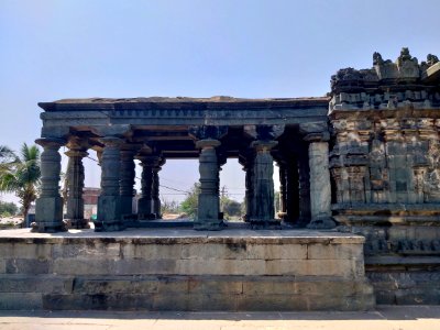 11th_century_Nannesvara_temple,_Lakkundi,_Karnataka_India_-_10