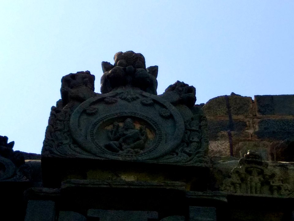 11th_century_Nannesvara_temple,_Lakkundi,_Karnataka_India_-_26